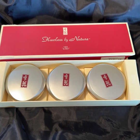 WEI EAST Other - Wei East Flawless by Nature Enriched Herbal Foundation Set